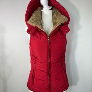 Love Tree Red Hooded Women's Vest